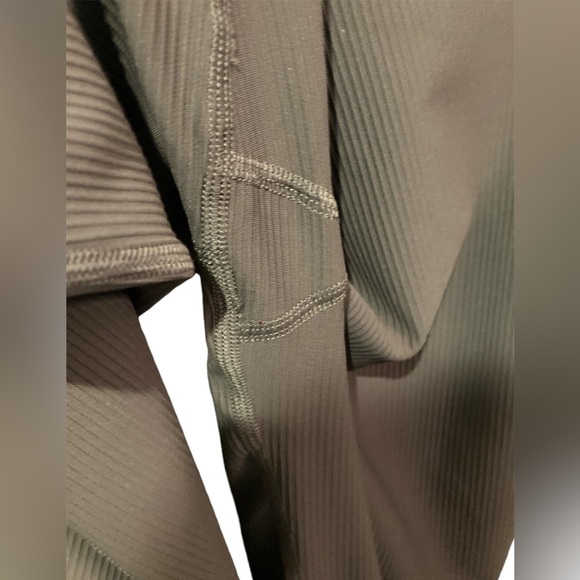 NWOT Old Navy EXTRA high waist ribbed super flare leggings size XS - Picture 7 of 10